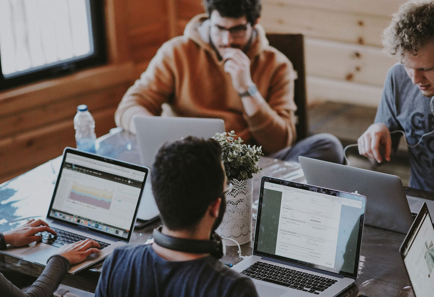 موسسه آتیه خواهان 